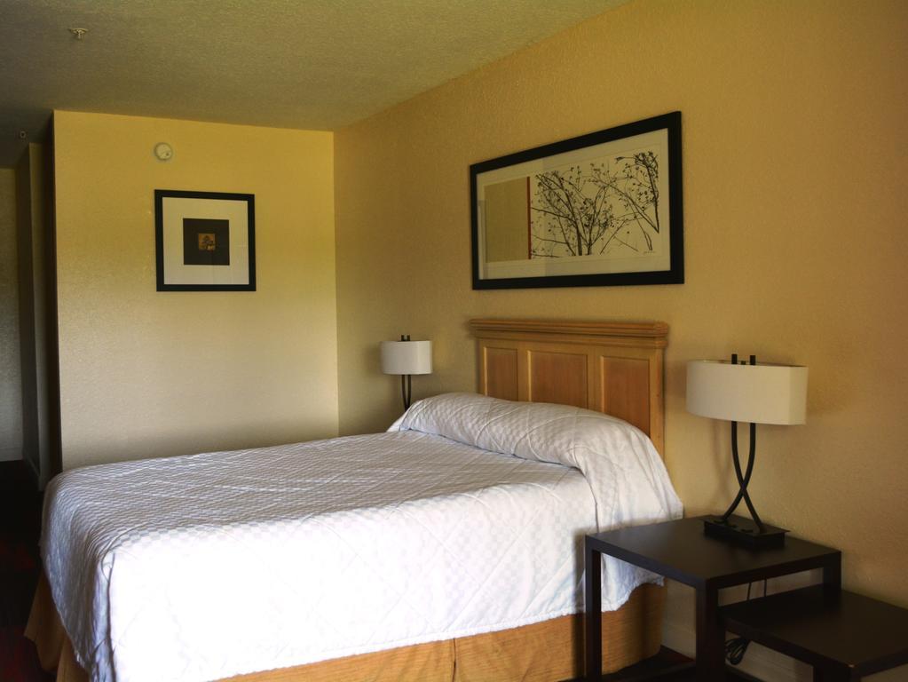 Crystal Cove Riverfront Resort Палатка Номер фото